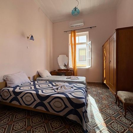 Shared House , Private Rooms With Garden Chrissi Akti Chania Exterior foto