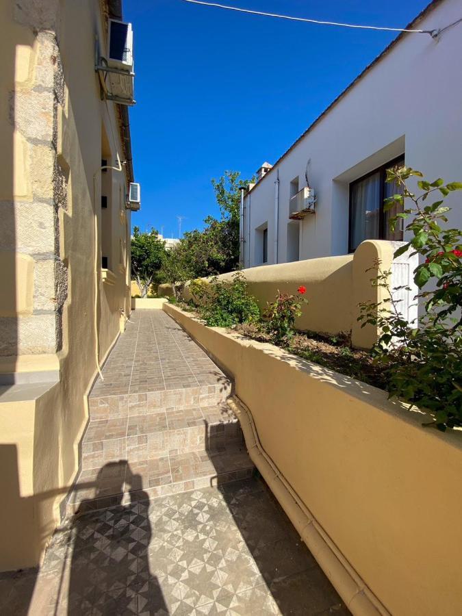 Shared House , Private Rooms With Garden Chrissi Akti Chania Exterior foto