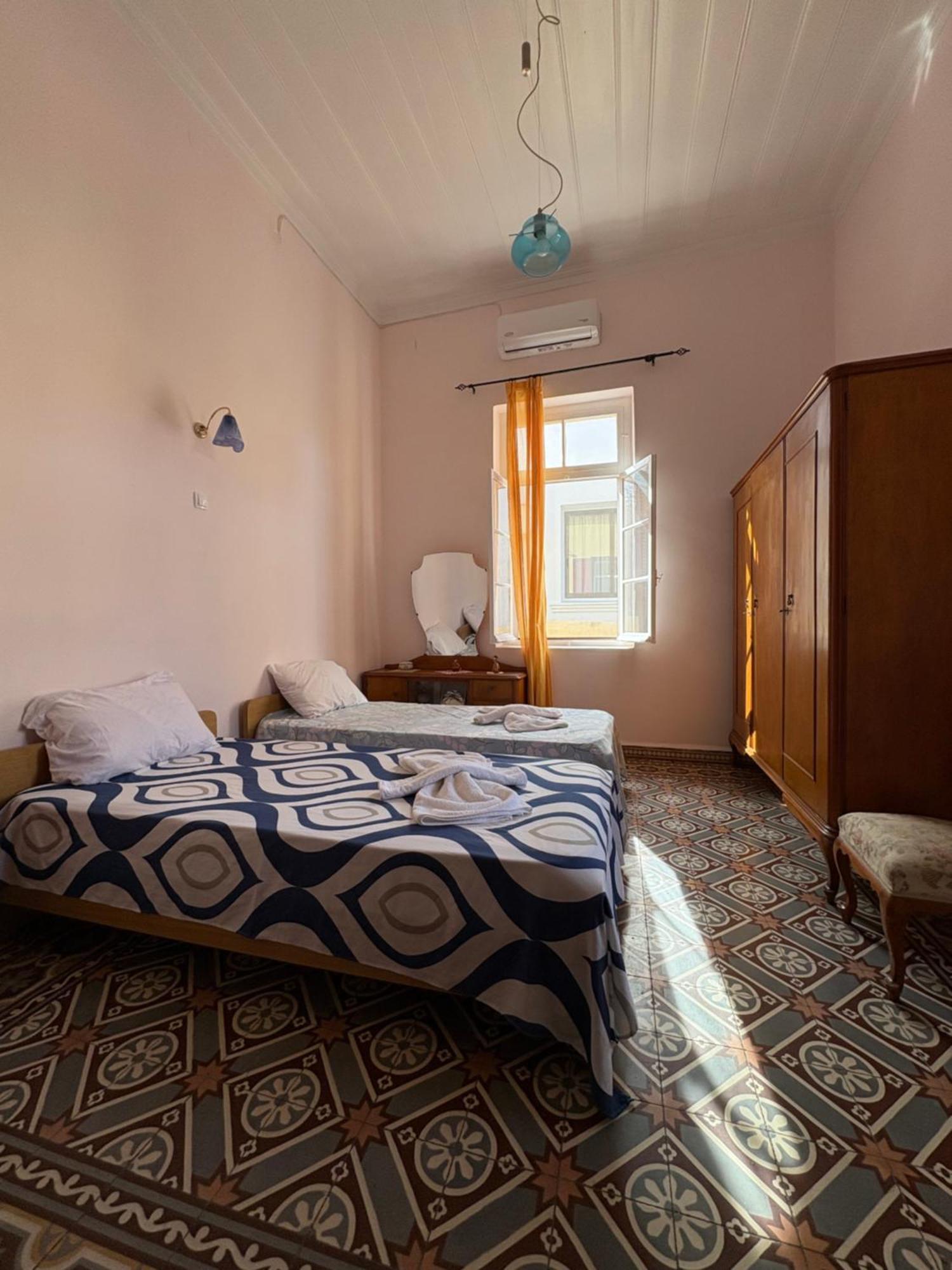 Shared House , Private Rooms With Garden Chrissi Akti Chania Exterior foto